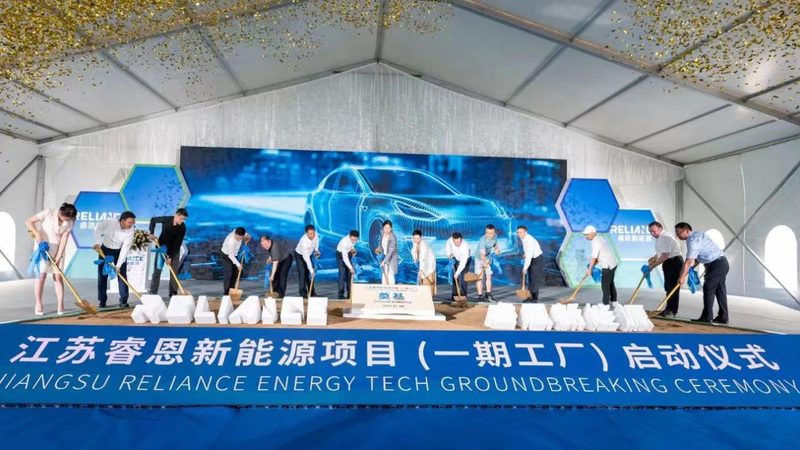 三相光伏逆变器价格差异背后藏着什么